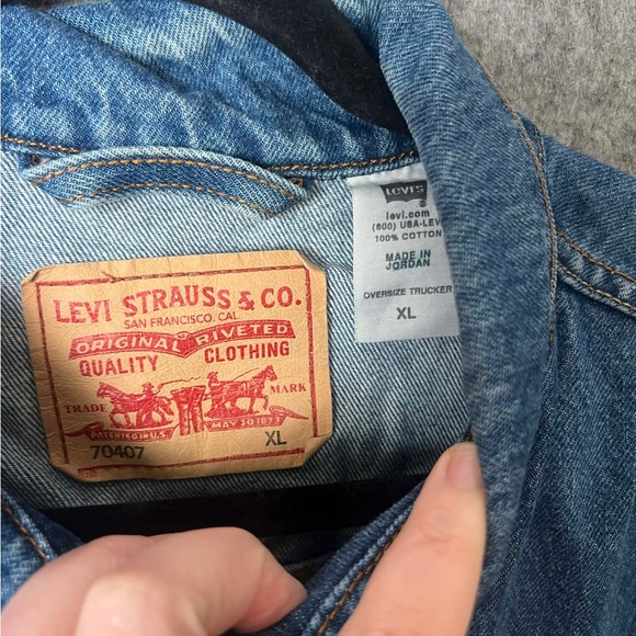 Levi's Men's Size XL Classic Blue Denim Jacket - Picture 3 of 6